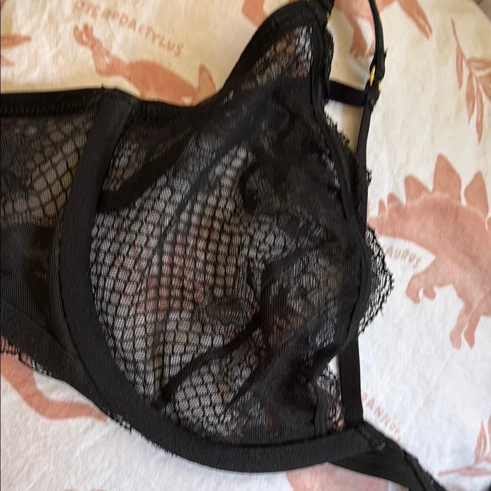 Victoria's Secret Black Lace + Fishnet Bra with Double Strap Detail in Size 36C - Picture 7 of 7